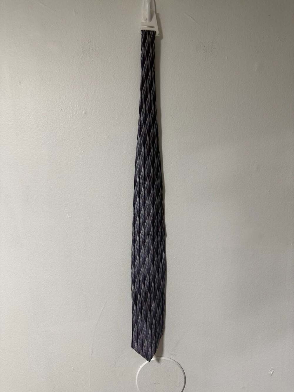Carlo Palazzi Men's Hand Made 100% Silk Purple Gray Wavy Geometric Necktie